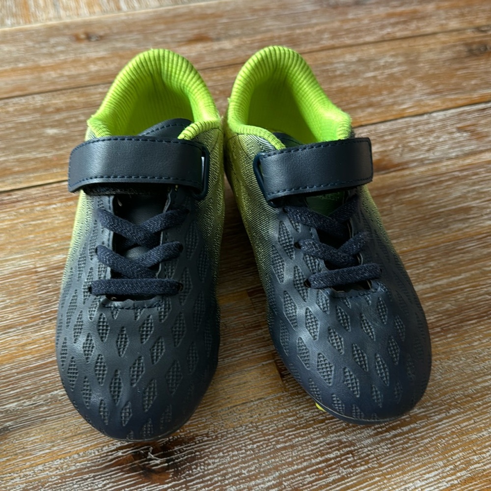 Boys cleats